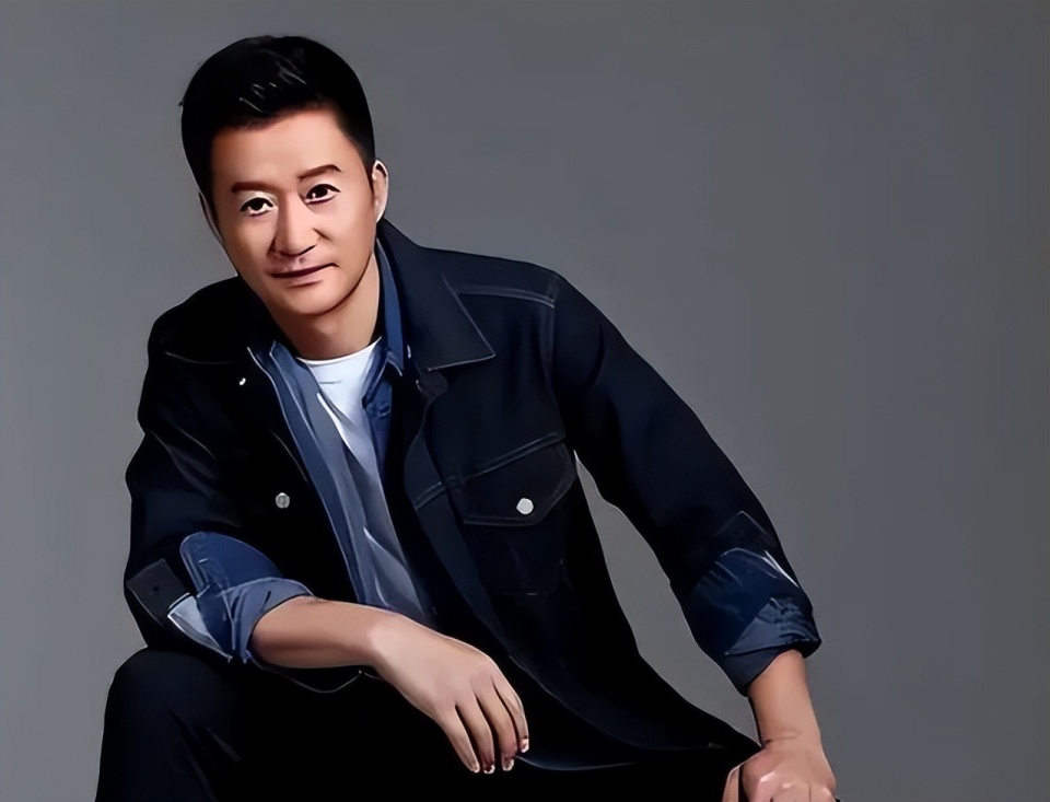 吴京与家人在外国过春节,却被网友痛批:拍爱国电影赚钱去国外花_腾讯