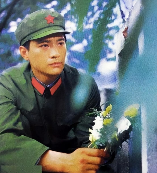 80年代最红帅演员外出拍戏,妻子遇害如今他与女儿怎样