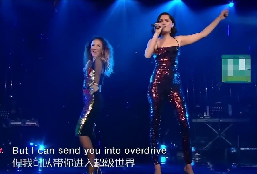 再看2018年《歌手》总决赛直播,李玟这位"六边形女战士",即使和jessie