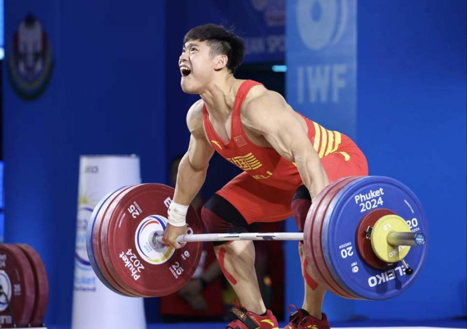 "本次举重世界杯泰国站比赛,中国队派出最强阵容,奥运冠军李发彬,石
