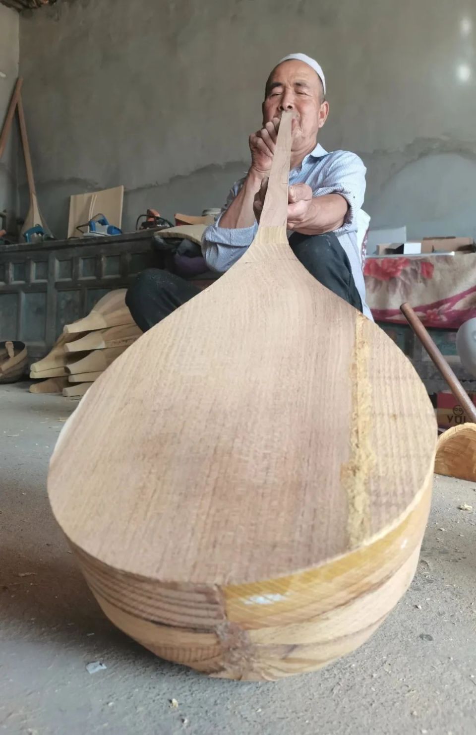 做了40年乐器的维吾尔族"守艺人"有什么故事_腾讯新闻