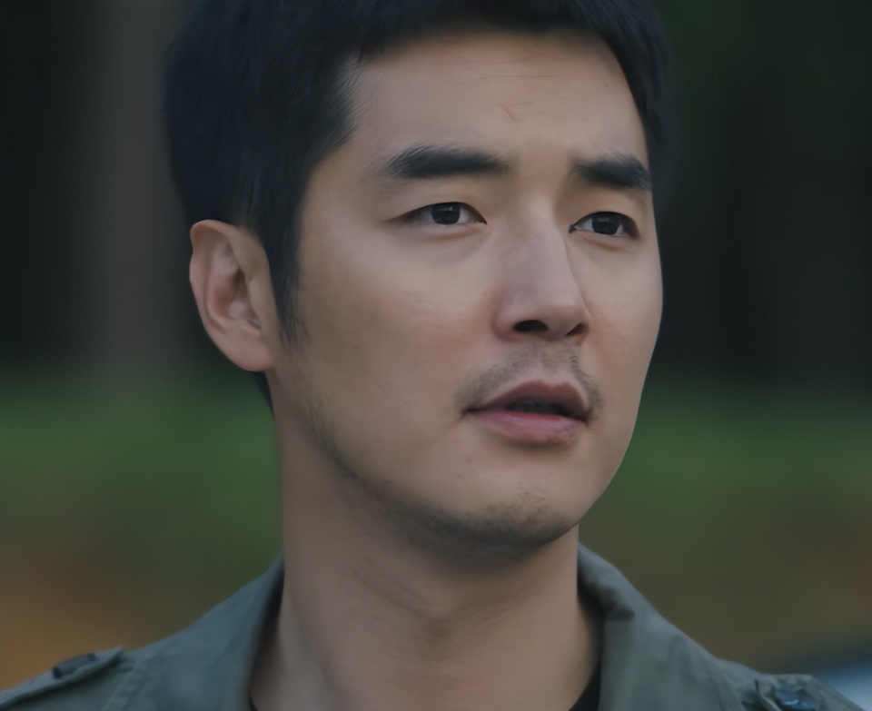 从《天下无贼》里的反派到《赤壁》中的刘备,再到《山海情》里的李大