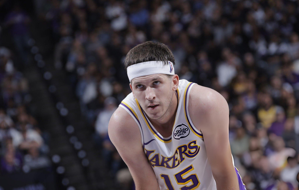 湖人罚球46-18险胜国王！里夫斯51分22罚创新高 险遭三大旧将行刺