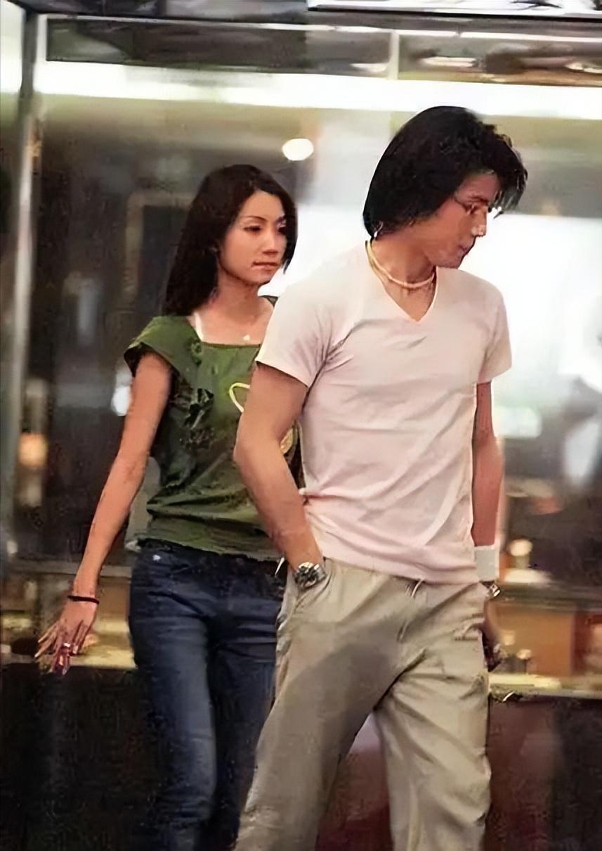 而一转身,《海豚湾恋人》播出的两个月后,林韦君又与男主角许绍洋被拍