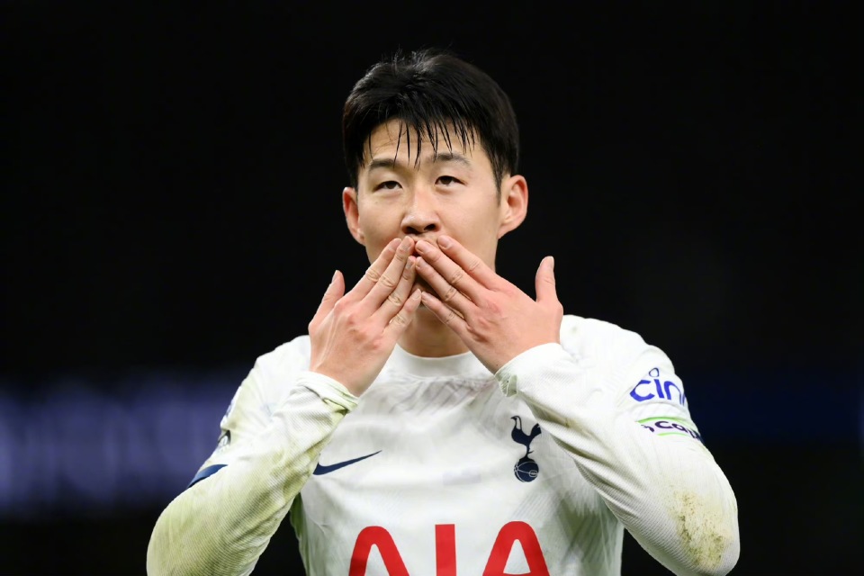 孙兴慜杀疯了:追平枪手名宿 破英超神迹 无愧亚洲一哥