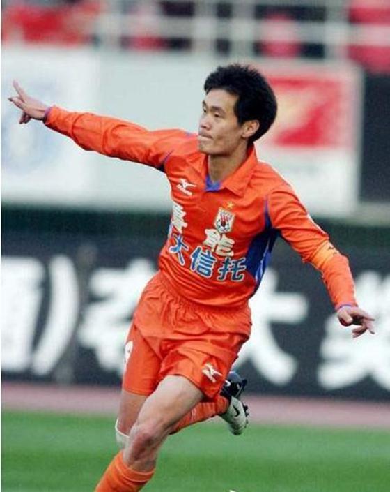 李霄鹏:国足曾经的替补"奇兵",出道高光却成最后巅峰
