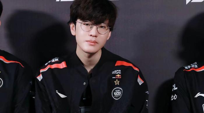 lpl最懒ad选手诞生1周只打5场排位粉丝难怪无缘季后赛