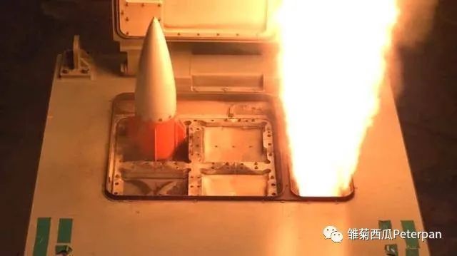 055带448枚导弹？055不是近程防空舰 也不是所有导弹都能“一坑四弹”_腾讯新闻