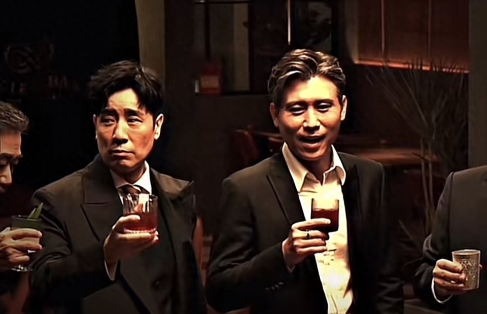 跟在黎志田(于和伟饰演))身边的刘锋(李乃文饰演),身份是卧底眼线.