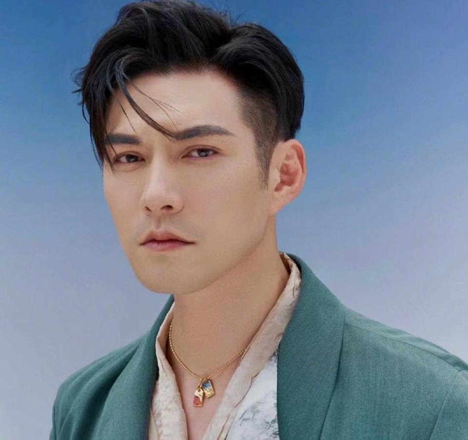 严屹宽:年轻时帅到富婆想花1个亿包养他,出道二十几年零绯闻