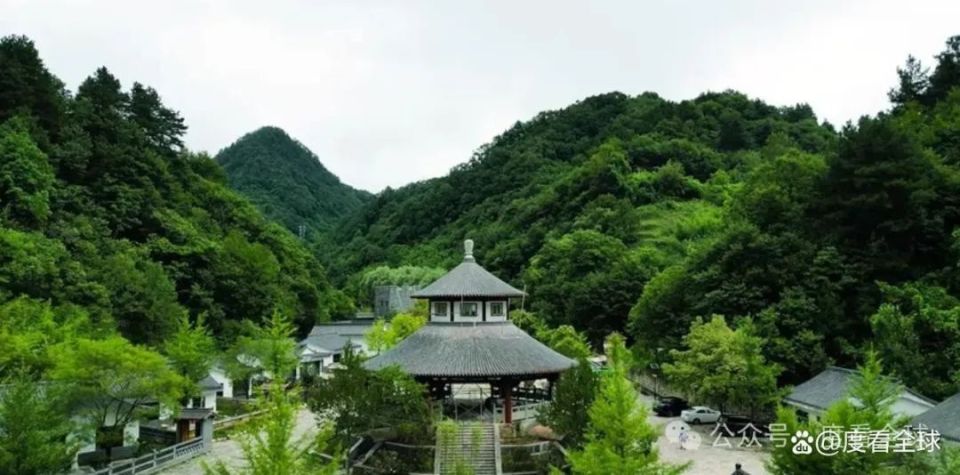 太白山是著名的秦岭山脉的主峰,景区位于陕西省宝鸡市太白山脚下眉县