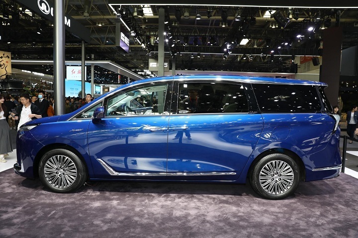 全新别克gl8陆尊phev登陆北京车展,能否硬刚腾势d9?