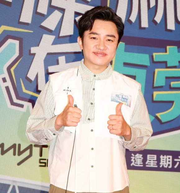 王祖蓝自曝5岁长女身高快要赶上他,倍感压力偷偷穿增高鞋_腾讯新闻