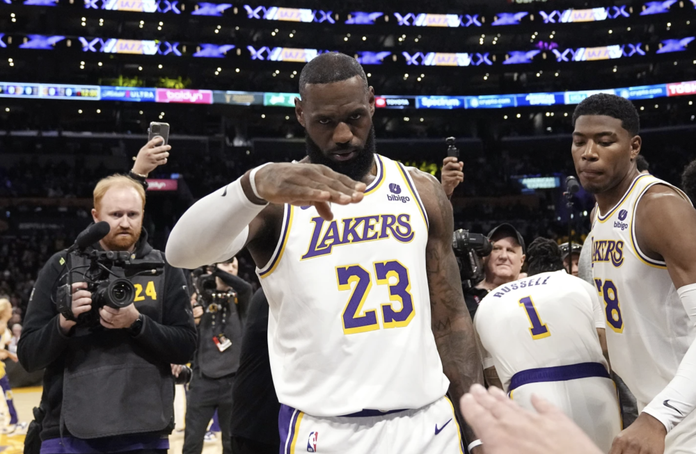 詹姆斯五大纪录不可撼动!4万分 3队fmvp 奥尼尔社媒转发力挺