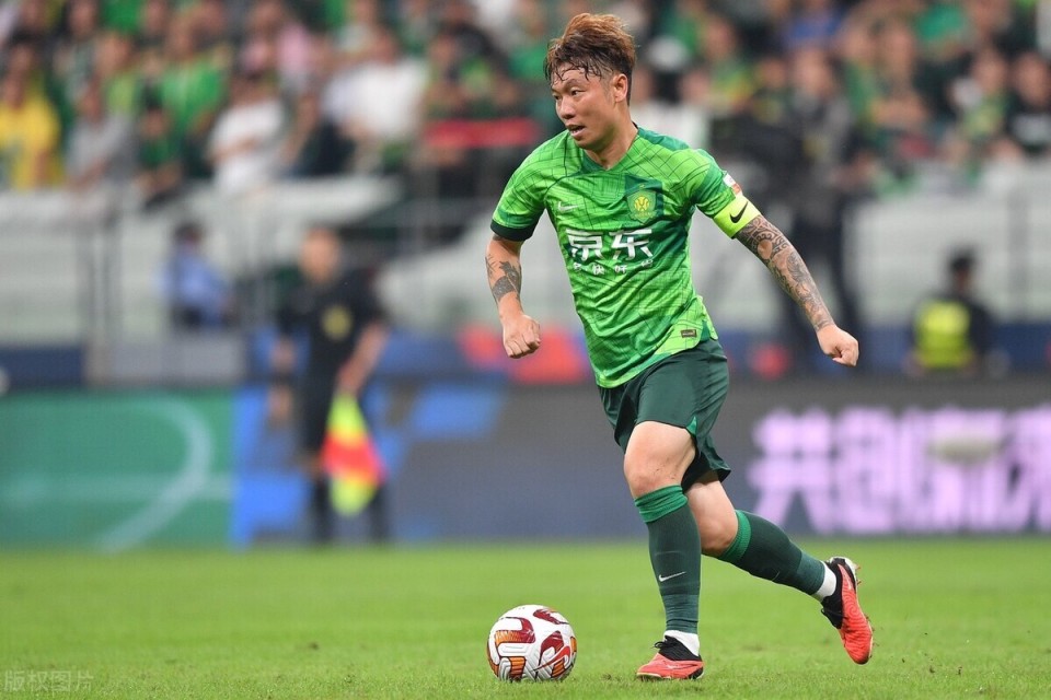 张稀哲白高兴了!原以为能重返国足踢世预赛,结果被伊万提前拒绝