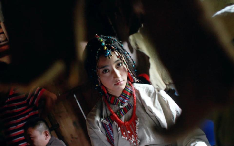 曲尼次仁:是东方天使冠军,还提名百花奖,不火的她37岁还在努力着