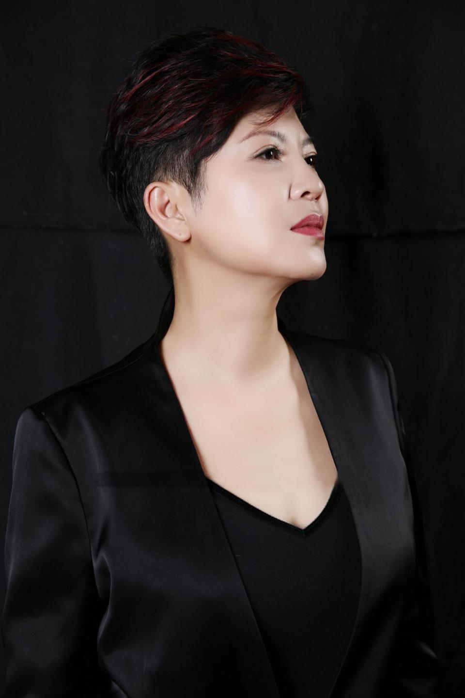 杭天琪:带女儿嫁小丈夫,43岁冒险生子,如今过得幸福吗?