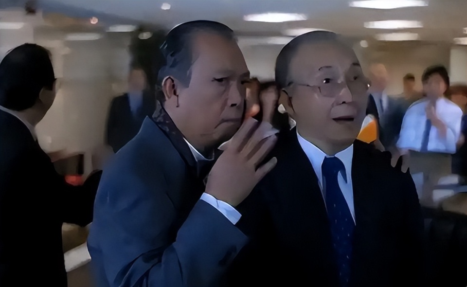 李小龙的堂姐夫，102岁笑星俞明安详离世，生前参演超300部影视剧_腾讯新闻