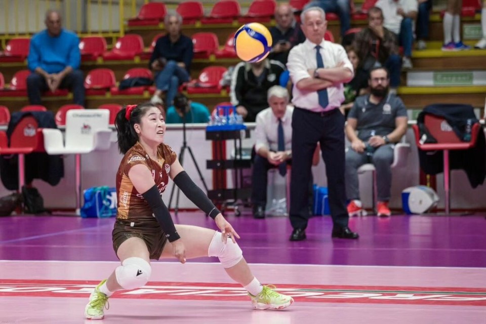 王思敏效力的uyba迎来多事之秋俄罗斯名帅卡普拉拉接手烂摊子