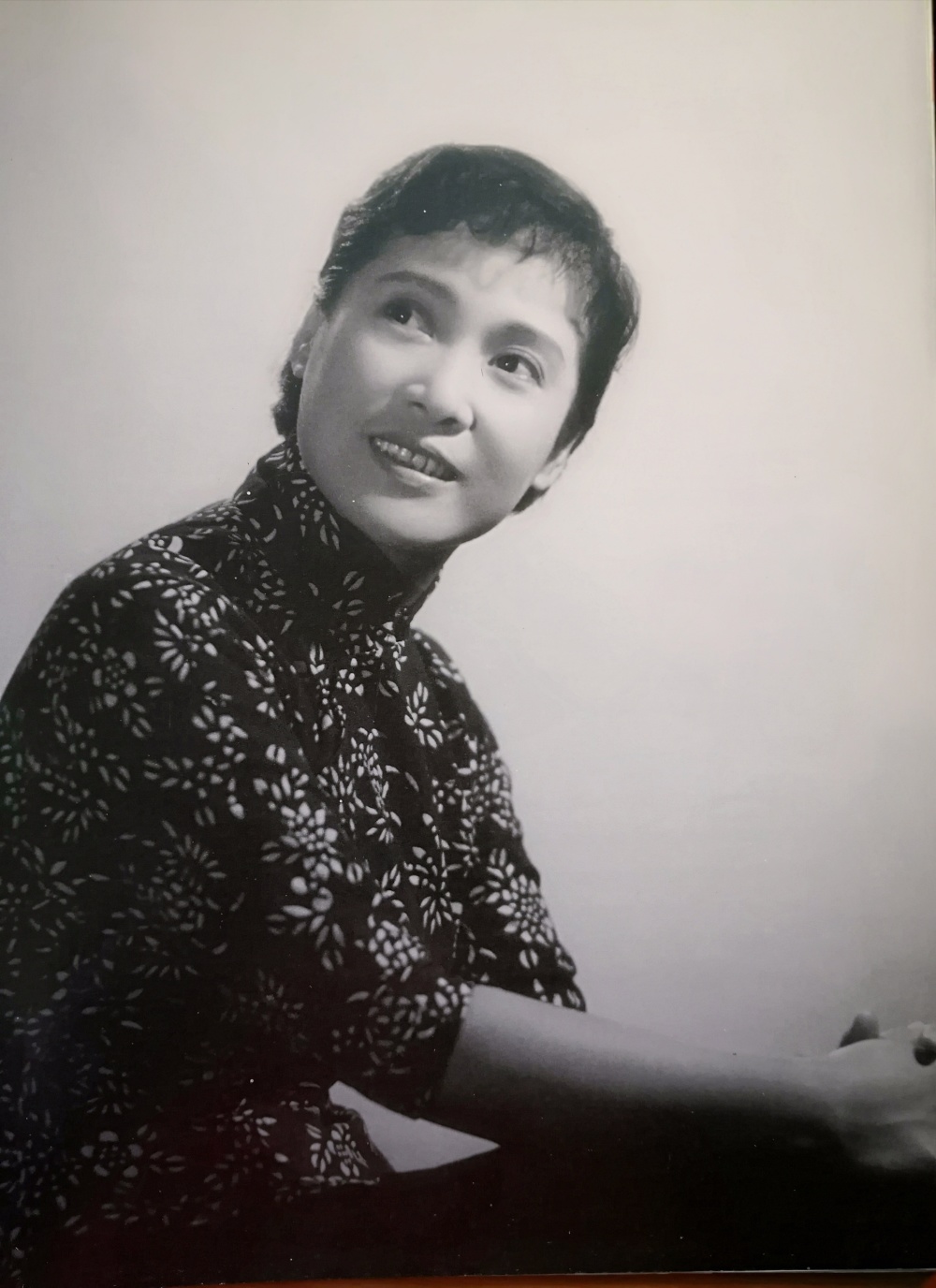 中国"22大电影明星"之一的秦怡,一次偶遇让她从战地护士成为舞台台柱