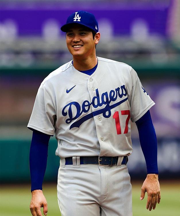 大谷翔平10年7亿美元签道奇 体育史上最大合同 完胜c罗老詹_腾讯新闻