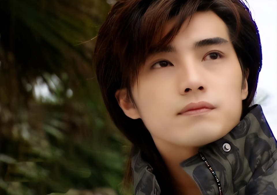 贺军翔:"好丈夫"人设翻车,过往争议不断