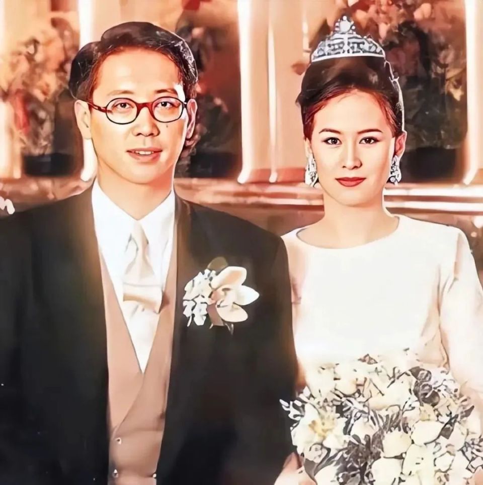 62岁何超琼：离婚未育却有3个“女儿”，280亿身家不愁没有继承人_腾讯新闻