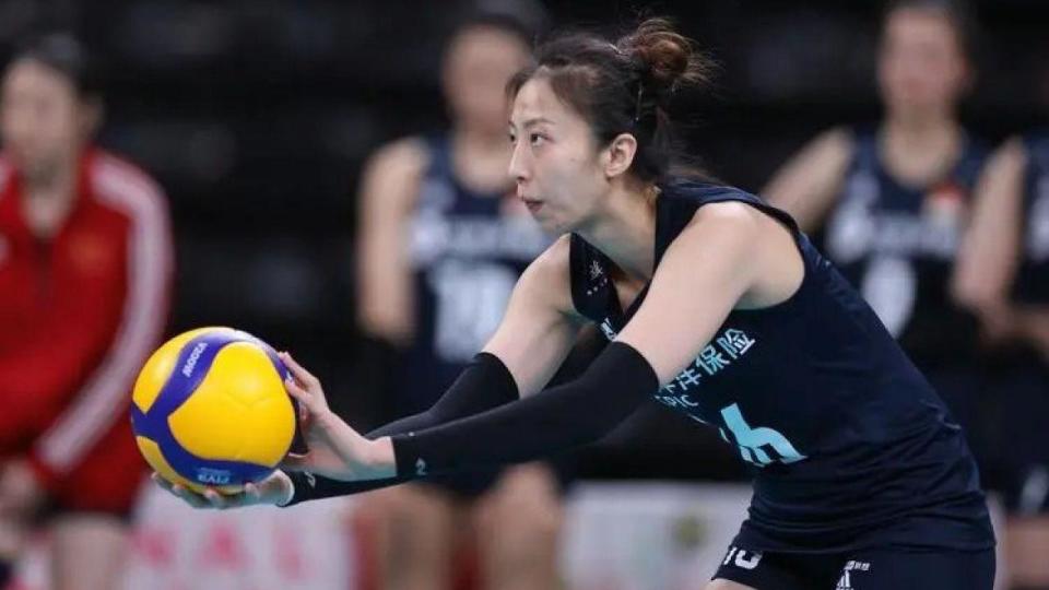 丁霞被官宣离队!球迷劝她退出中国女排,澳门站是最后正名机会