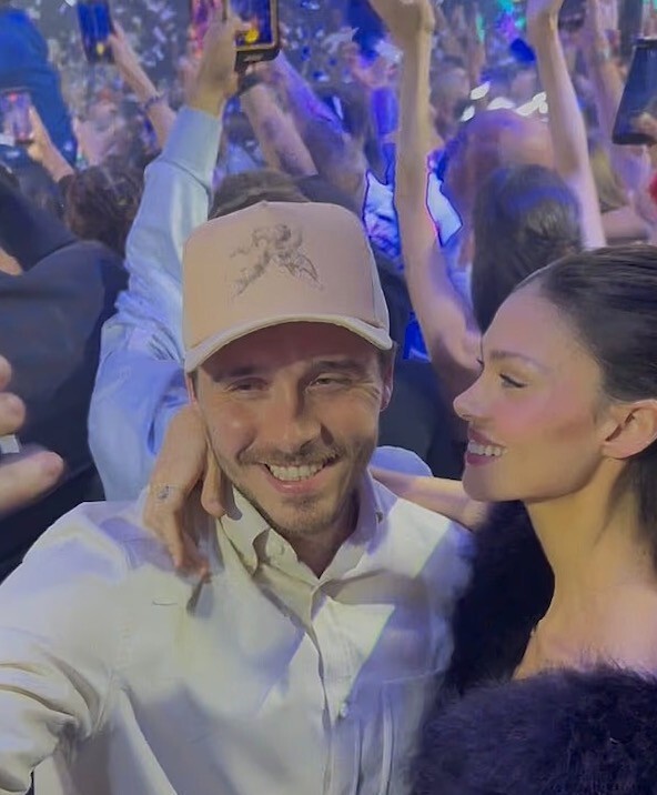 尷尬！小貝夫婦新年隔空示愛大布，大布卻通宵秀恩愛，壓根不搭理 - 