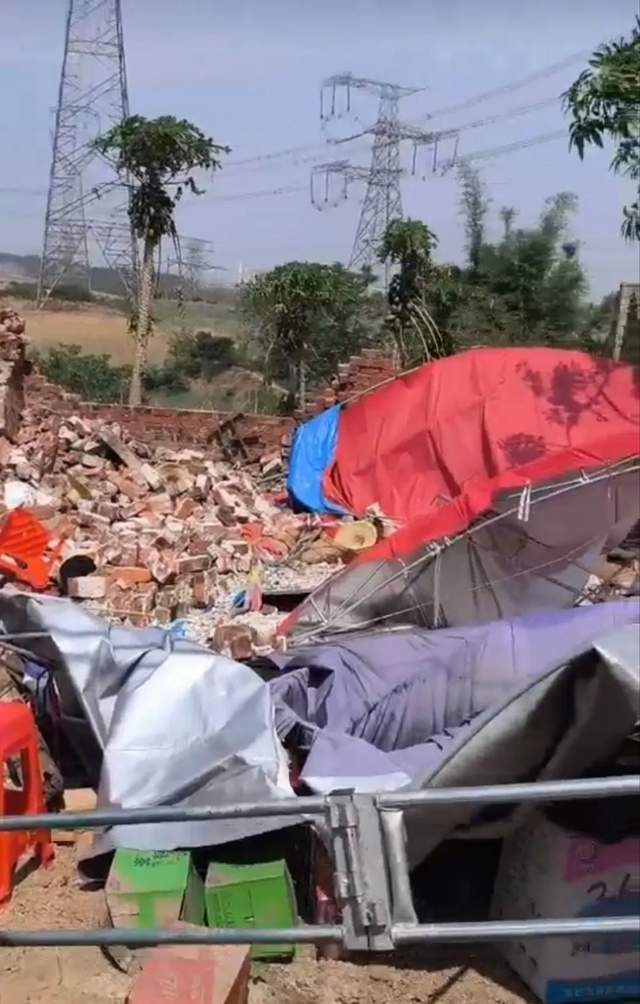 百色一葬礼墙体倒塌多人死伤，悲剧如何酿成？