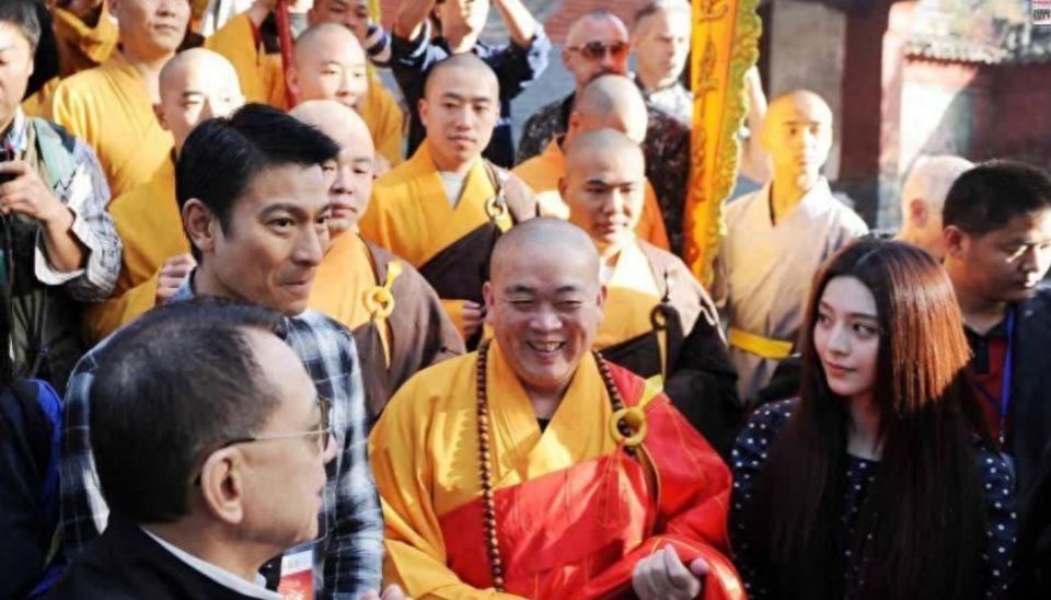 5亿买地还要借钱给王宝强_腾讯新闻