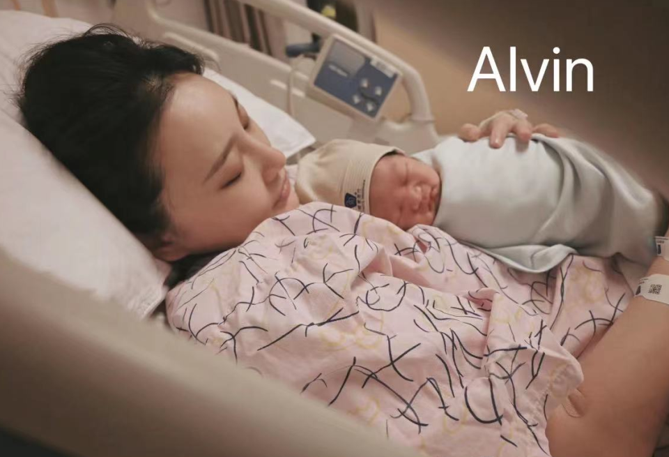 演员金泽灏官宣产子,晒宝宝出生照,妻子白柳汐生产前两周曾感染新冠