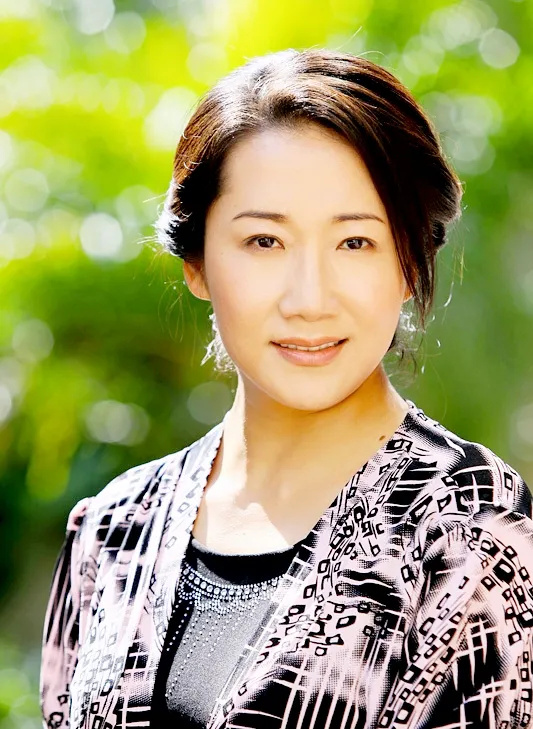 郭虹:曾凭《无人区》出圈,53岁不婚不孕,老母亲是她的坚强后盾_腾讯