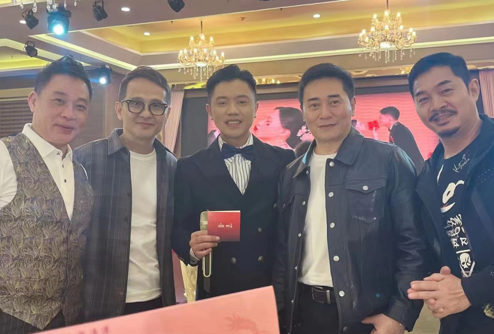 4位tvb老戏骨也非常引人注意,他们分别是欧瑞伟,李耀景,郑家生以及邵