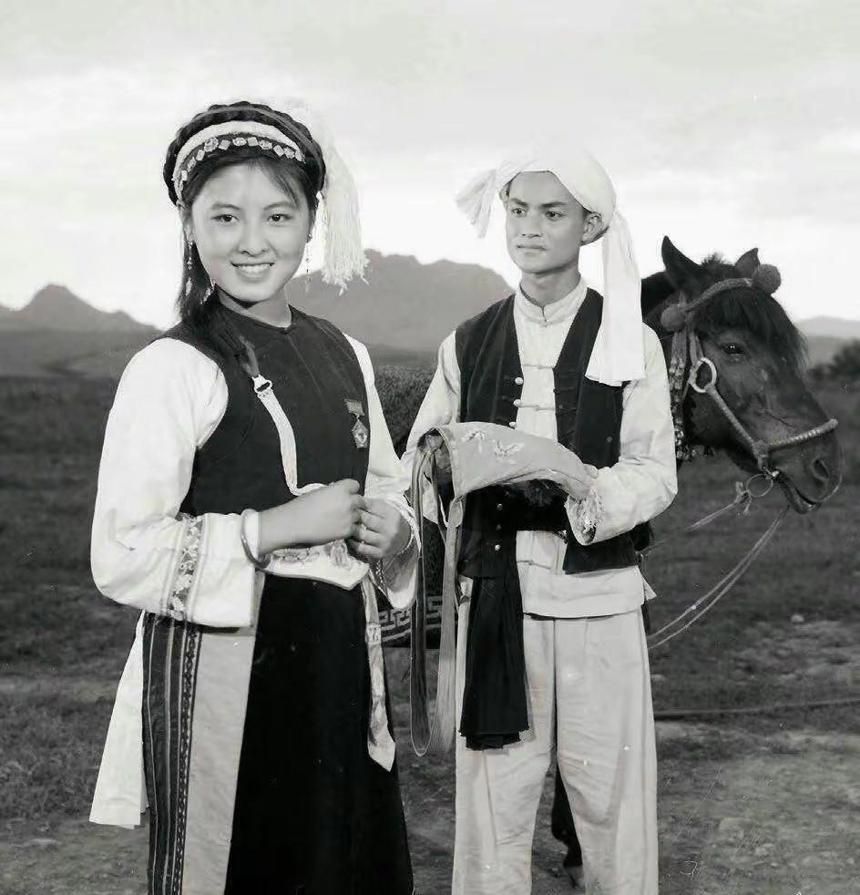 《五朵金花》主演莫梓江去世,享年85岁_腾讯新闻