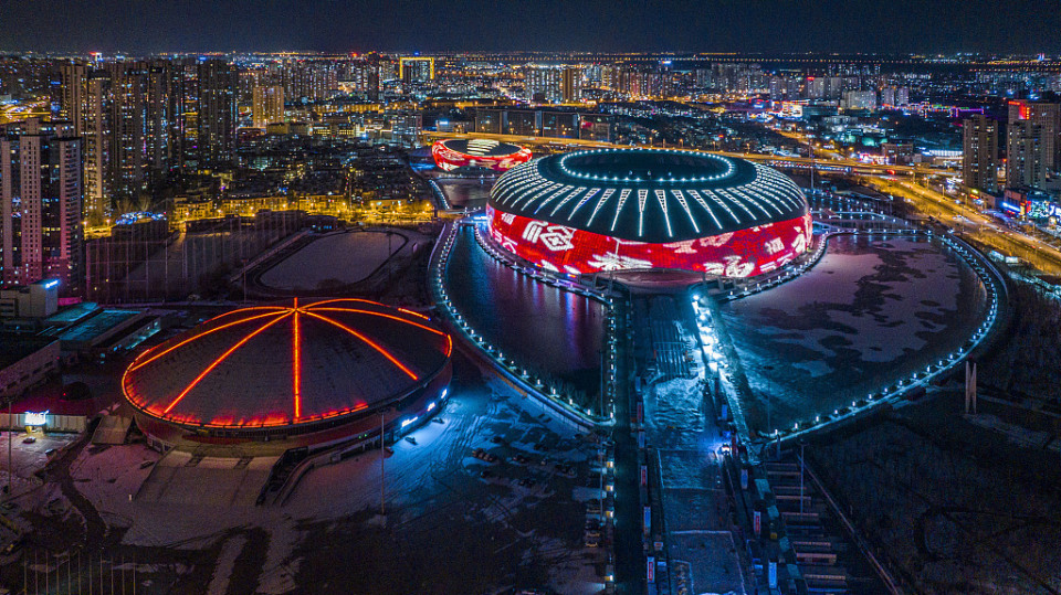 "水滴"体育场作为天津的地标性建筑,其内部草坪的维护工作一直是备受