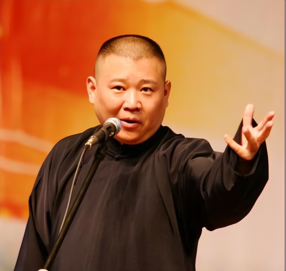 郭德纲看一眼曹云金就算输真相辨析看也没看输也没输