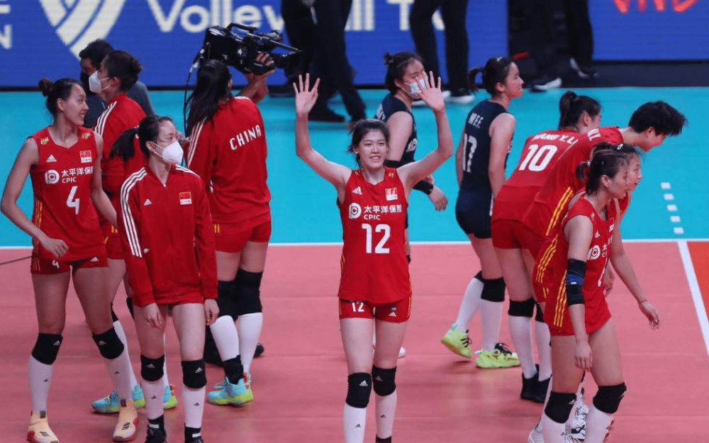 中国女排近两年来一直处于低谷期,2021年的东京奥运会上,当时卫冕冠军