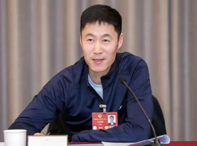 王励勤当选中国乒协主席：机遇挑战并存！马龙作用大，刘国梁仍重要_腾讯新闻