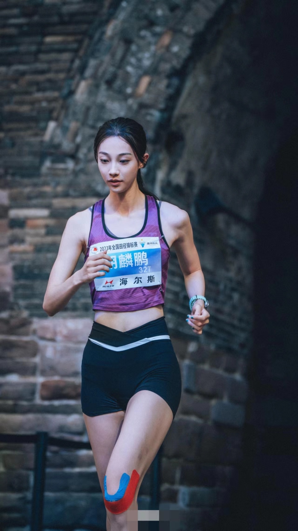 中国田径破圈突破口不是吴艳妮夏思凝而是跳高女神胡麟鹏