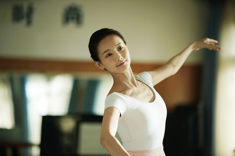 《狂飙》中演"拽姐"的李一桐:为何总是"无缘"大红大紫?_腾讯新闻