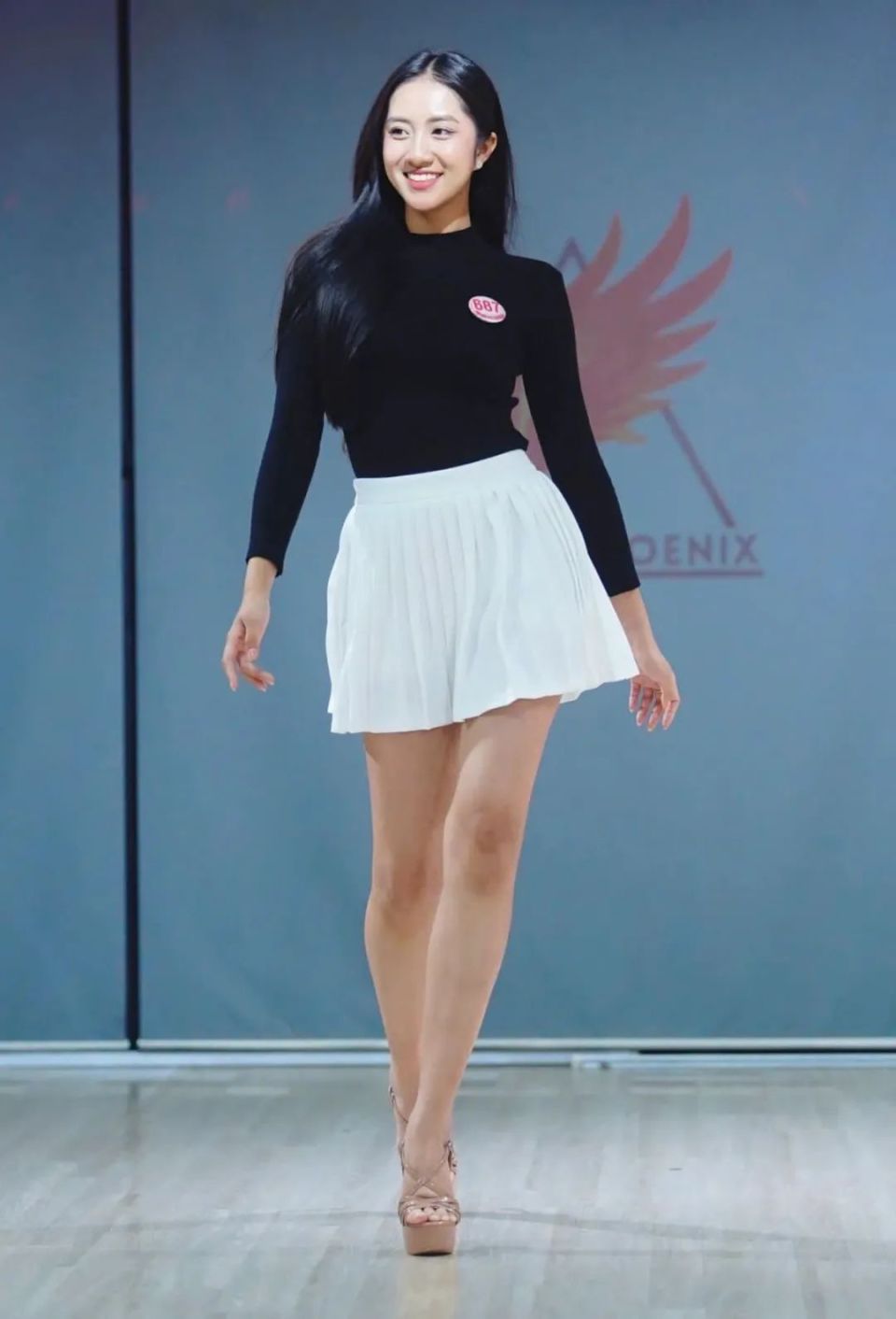 这位越南小姐选美比赛夺冠热门选手,简直太美了!