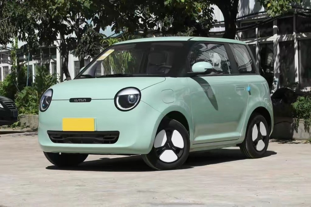 适合代步的纯电微型车外观可爱最高续航301km实拍长安lumin