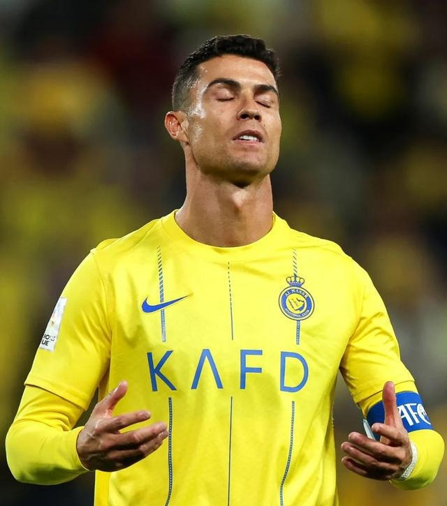 早在曼联时期,c罗就开始有意识的和梅西进行比较.