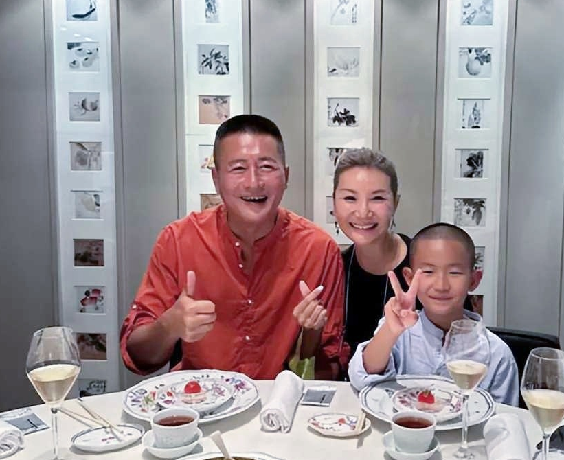 参演的系列作品中,他在《黎明之前》饰演的李伯涵就给人留下深刻印象