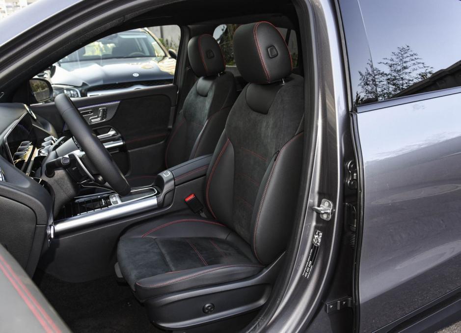 奔驰gla的变化不大,但价格依然是遥遥领先!