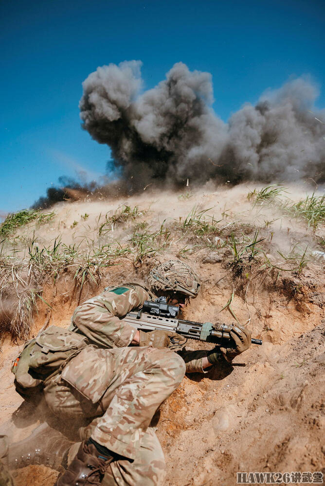 英国精锐伞兵在爱沙尼亚参加演习 堑壕战成为重点 无人机全程开眼