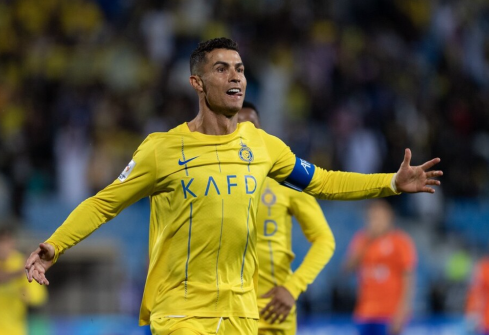 10险胜01爆冷20完胜c罗破门拜仁欧冠翻车巴黎横扫