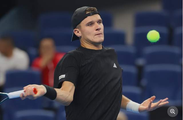 网坛新星门希克评绝代双骄阿尔卡拉斯与辛纳，“身处另一个维度”