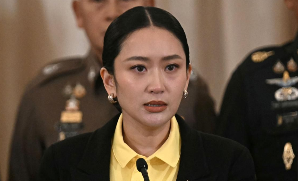 泰国政坛风云：那通9分钟电话，究竟是求助